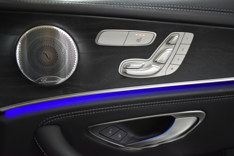 メルセデスベンツ Eクラス E200 ｽﾎﾟｰﾂ ｴｸｽｸﾙｰｼﾌﾞAMGﾗｲﾝｲﾝﾃﾘｱP ﾚｰﾀﾞｰｾｰﾌﾃｨP 後期型 MEｺﾈｸﾄ 燃費13.1KM 全席ﾋｰﾀｰ黒革 ﾃﾞｨｽﾄﾛ BSM Lﾁｪﾝｼﾞ AMGｴｱﾛ19AW ｷｰﾚｽGO ﾊﾟｰｸﾄﾛ HUD ﾌﾞﾙﾒS ﾏﾙﾁｶﾗｰｱﾝﾋﾞｴﾝﾄ 対話式ﾅﾋﾞ 360ｶﾒﾗ 2年保証