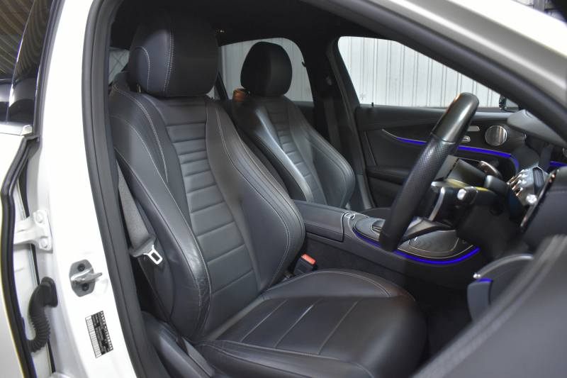 メルセデスベンツ Eクラス E200 ｽﾎﾟｰﾂ ｴｸｽｸﾙｰｼﾌﾞAMGﾗｲﾝｲﾝﾃﾘｱP ﾚｰﾀﾞｰｾｰﾌﾃｨP 後期型 MEｺﾈｸﾄ 燃費13.1KM 全席ﾋｰﾀｰ黒革 ﾃﾞｨｽﾄﾛ BSM Lﾁｪﾝｼﾞ AMGｴｱﾛ19AW ｷｰﾚｽGO ﾊﾟｰｸﾄﾛ HUD ﾌﾞﾙﾒS ﾏﾙﾁｶﾗｰｱﾝﾋﾞｴﾝﾄ 対話式ﾅﾋﾞ 360ｶﾒﾗ 2年保証