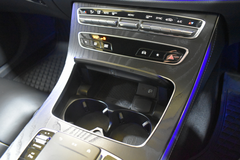 メルセデスベンツ Eクラス E200 ｽﾎﾟｰﾂ ｴｸｽｸﾙｰｼﾌﾞAMGﾗｲﾝｲﾝﾃﾘｱP ﾚｰﾀﾞｰｾｰﾌﾃｨP 後期型 MEｺﾈｸﾄ 燃費13.1KM 全席ﾋｰﾀｰ黒革 ﾃﾞｨｽﾄﾛ BSM Lﾁｪﾝｼﾞ AMGｴｱﾛ19AW ｷｰﾚｽGO ﾊﾟｰｸﾄﾛ HUD ﾌﾞﾙﾒS ﾏﾙﾁｶﾗｰｱﾝﾋﾞｴﾝﾄ 対話式ﾅﾋﾞ 360ｶﾒﾗ 2年保証