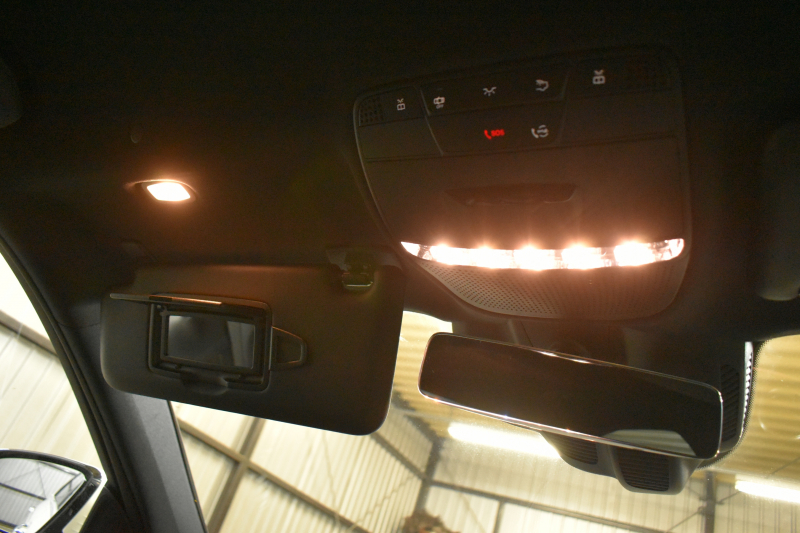 メルセデスベンツ Eクラス E200 ｽﾎﾟｰﾂ ｴｸｽｸﾙｰｼﾌﾞAMGﾗｲﾝｲﾝﾃﾘｱP ﾚｰﾀﾞｰｾｰﾌﾃｨP 後期型 MEｺﾈｸﾄ 燃費13.1KM 全席ﾋｰﾀｰ黒革 ﾃﾞｨｽﾄﾛ BSM Lﾁｪﾝｼﾞ AMGｴｱﾛ19AW ｷｰﾚｽGO ﾊﾟｰｸﾄﾛ HUD ﾌﾞﾙﾒS ﾏﾙﾁｶﾗｰｱﾝﾋﾞｴﾝﾄ 対話式ﾅﾋﾞ 360ｶﾒﾗ 2年保証