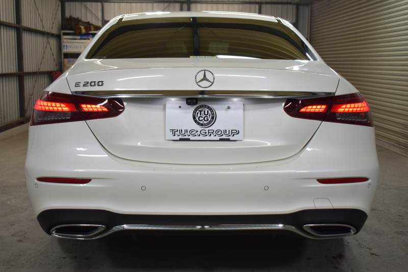 メルセデスベンツ Eクラス E200 ｽﾎﾟｰﾂ ｴｸｽｸﾙｰｼﾌﾞAMGﾗｲﾝｲﾝﾃﾘｱP ﾚｰﾀﾞｰｾｰﾌﾃｨP 後期型 MEｺﾈｸﾄ 燃費13.1KM 全席ﾋｰﾀｰ黒革 ﾃﾞｨｽﾄﾛ BSM Lﾁｪﾝｼﾞ AMGｴｱﾛ19AW ｷｰﾚｽGO ﾊﾟｰｸﾄﾛ HUD ﾌﾞﾙﾒS ﾏﾙﾁｶﾗｰｱﾝﾋﾞｴﾝﾄ 対話式ﾅﾋﾞ 360ｶﾒﾗ 2年保証