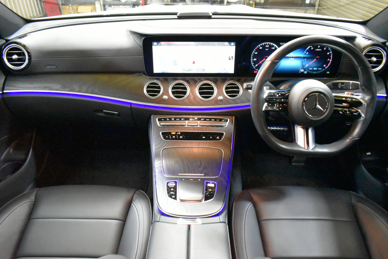 メルセデスベンツ Eクラス E200 ｽﾎﾟｰﾂ ｴｸｽｸﾙｰｼﾌﾞAMGﾗｲﾝｲﾝﾃﾘｱP ﾚｰﾀﾞｰｾｰﾌﾃｨP 後期型 MEｺﾈｸﾄ 燃費13.1KM 全席ﾋｰﾀｰ黒革 ﾃﾞｨｽﾄﾛ BSM Lﾁｪﾝｼﾞ AMGｴｱﾛ19AW ｷｰﾚｽGO ﾊﾟｰｸﾄﾛ HUD ﾌﾞﾙﾒS ﾏﾙﾁｶﾗｰｱﾝﾋﾞｴﾝﾄ 対話式ﾅﾋﾞ 360ｶﾒﾗ 2年保証