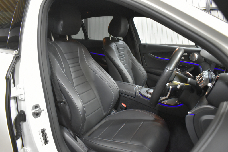 メルセデスベンツ Eクラス E200 ｽﾎﾟｰﾂ ｴｸｽｸﾙｰｼﾌﾞAMGﾗｲﾝｲﾝﾃﾘｱP ﾚｰﾀﾞｰｾｰﾌﾃｨP 後期型 MEｺﾈｸﾄ 燃費13.1KM 全席ﾋｰﾀｰ黒革 ﾃﾞｨｽﾄﾛ BSM Lﾁｪﾝｼﾞ AMGｴｱﾛ19AW ｷｰﾚｽGO ﾊﾟｰｸﾄﾛ HUD ﾌﾞﾙﾒS ﾏﾙﾁｶﾗｰｱﾝﾋﾞｴﾝﾄ 対話式ﾅﾋﾞ 360ｶﾒﾗ 2年保証