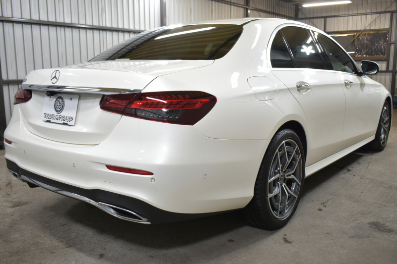 メルセデスベンツ Eクラス E200 ｽﾎﾟｰﾂ ｴｸｽｸﾙｰｼﾌﾞAMGﾗｲﾝｲﾝﾃﾘｱP ﾚｰﾀﾞｰｾｰﾌﾃｨP 後期型 MEｺﾈｸﾄ 燃費13.1KM 全席ﾋｰﾀｰ黒革 ﾃﾞｨｽﾄﾛ BSM Lﾁｪﾝｼﾞ AMGｴｱﾛ19AW ｷｰﾚｽGO ﾊﾟｰｸﾄﾛ HUD ﾌﾞﾙﾒS ﾏﾙﾁｶﾗｰｱﾝﾋﾞｴﾝﾄ 対話式ﾅﾋﾞ 360ｶﾒﾗ 2年保証