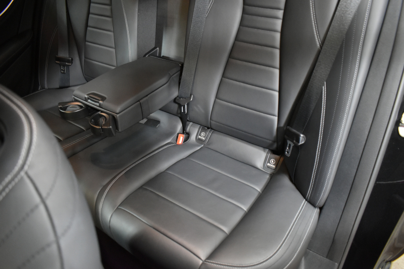 メルセデスベンツ Eクラス E200 ｽﾎﾟｰﾂ ｴｸｽｸﾙｰｼﾌﾞAMGﾗｲﾝｲﾝﾃﾘｱP ﾚｰﾀﾞｰｾｰﾌﾃｨP 1ｵｰﾅｰ 後期型 MEｺﾈｸﾄ 燃費13.1KM 全席ﾋｰﾀｰ黒革 ﾃﾞｨｽﾄﾛ BSM Lﾁｪﾝｼﾞ AMGｴｱﾛ19AW ｷｰﾚｽGO ﾊﾟｰｸﾄﾛ HUD ﾌﾞﾙﾒS ﾏﾙﾁｶﾗｰｱﾝﾋﾞｴﾝﾄ 対話式ﾅﾋﾞ 360ｶﾒﾗ 2年保証