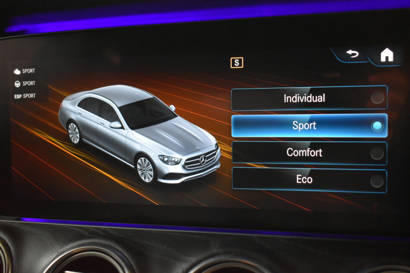 メルセデスベンツ Eクラス E200 ｽﾎﾟｰﾂ ｴｸｽｸﾙｰｼﾌﾞAMGﾗｲﾝｲﾝﾃﾘｱP ﾚｰﾀﾞｰｾｰﾌﾃｨP 1ｵｰﾅｰ 後期型 MEｺﾈｸﾄ 燃費13.1KM 全席ﾋｰﾀｰ黒革 ﾃﾞｨｽﾄﾛ BSM Lﾁｪﾝｼﾞ AMGｴｱﾛ19AW ｷｰﾚｽGO ﾊﾟｰｸﾄﾛ HUD ﾌﾞﾙﾒS ﾏﾙﾁｶﾗｰｱﾝﾋﾞｴﾝﾄ 対話式ﾅﾋﾞ 360ｶﾒﾗ 2年保証