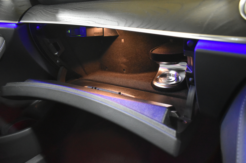 メルセデスベンツ Eクラス E200 ｽﾎﾟｰﾂ ｴｸｽｸﾙｰｼﾌﾞAMGﾗｲﾝｲﾝﾃﾘｱP ﾚｰﾀﾞｰｾｰﾌﾃｨP 1ｵｰﾅｰ 後期型 MEｺﾈｸﾄ 燃費13.1KM 全席ﾋｰﾀｰ黒革 ﾃﾞｨｽﾄﾛ BSM Lﾁｪﾝｼﾞ AMGｴｱﾛ19AW ｷｰﾚｽGO ﾊﾟｰｸﾄﾛ HUD ﾌﾞﾙﾒS ﾏﾙﾁｶﾗｰｱﾝﾋﾞｴﾝﾄ 対話式ﾅﾋﾞ 360ｶﾒﾗ 2年保証