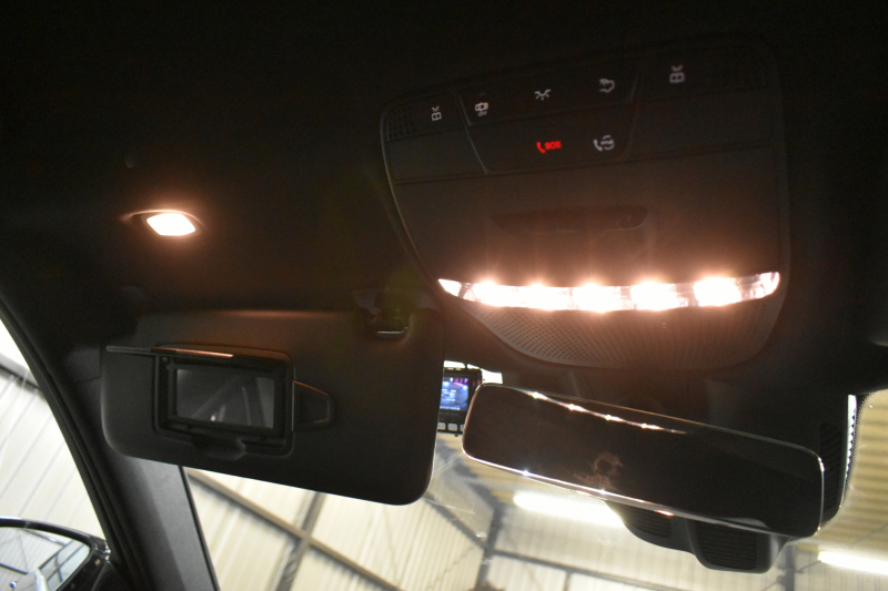 メルセデスベンツ Eクラス E200 ｽﾎﾟｰﾂ ｴｸｽｸﾙｰｼﾌﾞAMGﾗｲﾝｲﾝﾃﾘｱP ﾚｰﾀﾞｰｾｰﾌﾃｨP 1ｵｰﾅｰ 後期型 MEｺﾈｸﾄ 燃費13.1KM 全席ﾋｰﾀｰ黒革 ﾃﾞｨｽﾄﾛ BSM Lﾁｪﾝｼﾞ AMGｴｱﾛ19AW ｷｰﾚｽGO ﾊﾟｰｸﾄﾛ HUD ﾌﾞﾙﾒS ﾏﾙﾁｶﾗｰｱﾝﾋﾞｴﾝﾄ 対話式ﾅﾋﾞ 360ｶﾒﾗ 2年保証