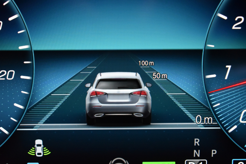 メルセデスベンツ Eクラス E200 ｽﾎﾟｰﾂ ｴｸｽｸﾙｰｼﾌﾞAMGﾗｲﾝｲﾝﾃﾘｱP ﾚｰﾀﾞｰｾｰﾌﾃｨP 1ｵｰﾅｰ 後期型 MEｺﾈｸﾄ 燃費13.1KM 全席ﾋｰﾀｰ黒革 ﾃﾞｨｽﾄﾛ BSM Lﾁｪﾝｼﾞ AMGｴｱﾛ19AW ｷｰﾚｽGO ﾊﾟｰｸﾄﾛ HUD ﾌﾞﾙﾒS ﾏﾙﾁｶﾗｰｱﾝﾋﾞｴﾝﾄ 対話式ﾅﾋﾞ 360ｶﾒﾗ 2年保証