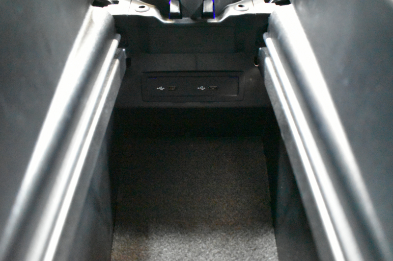 メルセデスベンツ Eクラス E200 ｽﾎﾟｰﾂ ｴｸｽｸﾙｰｼﾌﾞAMGﾗｲﾝｲﾝﾃﾘｱP ﾚｰﾀﾞｰｾｰﾌﾃｨP 1ｵｰﾅｰ 後期型 MEｺﾈｸﾄ 燃費13.1KM 全席ﾋｰﾀｰ黒革 ﾃﾞｨｽﾄﾛ BSM Lﾁｪﾝｼﾞ AMGｴｱﾛ19AW ｷｰﾚｽGO ﾊﾟｰｸﾄﾛ HUD ﾌﾞﾙﾒS ﾏﾙﾁｶﾗｰｱﾝﾋﾞｴﾝﾄ 対話式ﾅﾋﾞ 360ｶﾒﾗ 2年保証