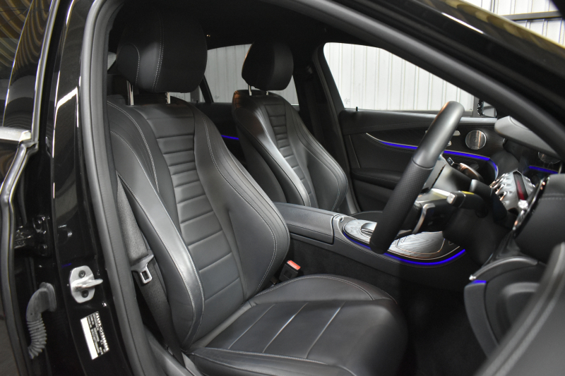 メルセデスベンツ Eクラス E200 ｽﾎﾟｰﾂ ｴｸｽｸﾙｰｼﾌﾞAMGﾗｲﾝｲﾝﾃﾘｱP ﾚｰﾀﾞｰｾｰﾌﾃｨP 1ｵｰﾅｰ 後期型 MEｺﾈｸﾄ 燃費13.1KM 全席ﾋｰﾀｰ黒革 ﾃﾞｨｽﾄﾛ BSM Lﾁｪﾝｼﾞ AMGｴｱﾛ19AW ｷｰﾚｽGO ﾊﾟｰｸﾄﾛ HUD ﾌﾞﾙﾒS ﾏﾙﾁｶﾗｰｱﾝﾋﾞｴﾝﾄ 対話式ﾅﾋﾞ 360ｶﾒﾗ 2年保証