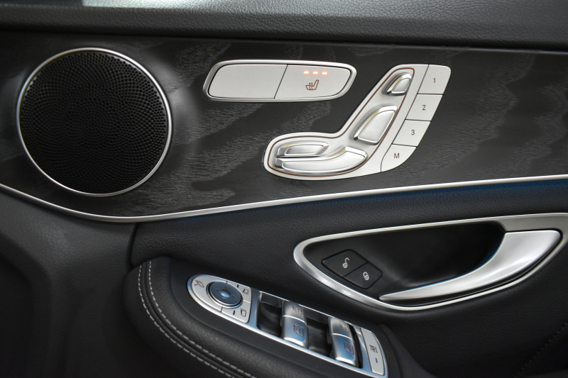 メルセデスベンツ Cクラス C220d ﾛｰﾚｳｽｴﾃﾞｨｼｮﾝ ﾚｰﾀﾞｰｾｰﾌﾃｨP 特別仕様車 1ｵｰﾅｰ MEｺﾈｸﾄ ﾋｰﾀｰ黒革 ﾃﾞｨｽﾄﾛ BSM Lｷｰﾌﾟ AMGｴｱﾛ18AW ｷｰﾚｽGO PTS LEDﾍｯﾄﾞﾗｲﾄ 地ﾃﾞｼﾞﾅﾋﾞ Bｶﾒﾗ 2年保証