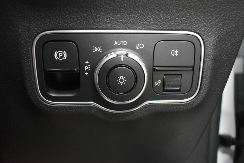 AMG GLB MercedesAMG GLB35 4ﾏﾁｯｸ ｱﾄﾞﾊﾞﾝｽﾄﾞﾊﾟｯｹｰｼﾞ ﾚｰﾀﾞｰｾｰﾌﾃｨP  1ｵ-ﾅ- ｻﾝﾙｰﾌ ﾋｰﾀｰ黒/赤革 対話式ﾅﾋﾞ ﾃﾞｨｽﾄﾛ BSM Lｷｰﾌﾟ AMGｴｱﾛ19AW ｷｰﾚｽGO PTS HUD  地ﾃﾞｼﾞﾅﾋﾞ 360ｶﾒﾗ 新車保証継承可