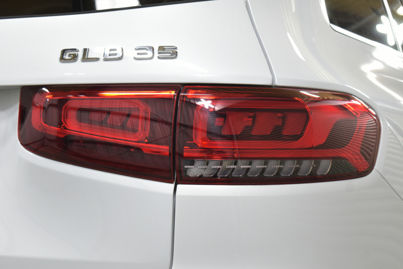 AMG GLB MercedesAMG GLB35 4ﾏﾁｯｸ ｱﾄﾞﾊﾞﾝｽﾄﾞﾊﾟｯｹｰｼﾞ ﾚｰﾀﾞｰｾｰﾌﾃｨP  1ｵ-ﾅ- ｻﾝﾙｰﾌ ﾋｰﾀｰ黒/赤革 対話式ﾅﾋﾞ ﾃﾞｨｽﾄﾛ BSM Lｷｰﾌﾟ AMGｴｱﾛ19AW ｷｰﾚｽGO PTS HUD  地ﾃﾞｼﾞﾅﾋﾞ 360ｶﾒﾗ 新車保証継承可