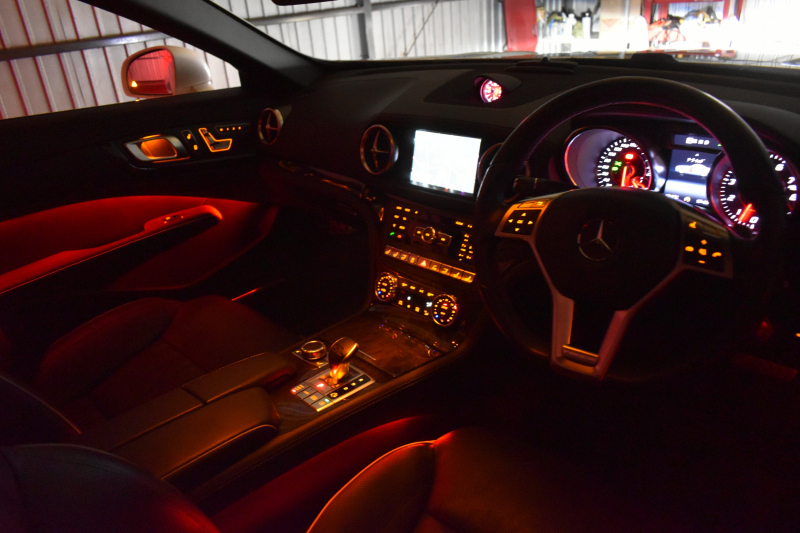 メルセデスベンツ SLクラス SL350 ﾚｰﾀﾞｰｾｰﾌﾃｨP ﾏｼﾞｯｸｽｶｲﾙｰﾌ ｴｱｽｶｰﾌ ﾋｰﾀｰ/ﾍﾞﾝﾁﾚｰﾀｰ黒革 ﾃﾞｨｽﾄﾛ ﾌﾞﾗｲﾝﾄﾞｽﾎﾟｯﾄ Lｷｰﾌﾟ AMGｴｱﾛ19AW ｷｰﾚｽGO PTS ﾌｯﾄﾄﾗﾝｸ 地ﾃﾞｼﾞﾅﾋﾞBｶﾒﾗ 2年保証