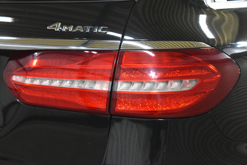 メルセデスベンツ Eクラス E400 4ﾏﾁｯｸ ﾜｺﾞﾝ ｴｸｽｸﾙｰｼﾌﾞ ﾚｰﾀﾞｰｾｰﾌﾃｨP 3.5V6ﾀｰﾎﾞ333馬力 4WD ｺﾗﾑ9速 全席ﾋｰﾀｰ黒革 ﾃﾞｨｽﾄﾛ BSM Lﾁｪﾝｼﾞ ｷｰﾚｽGO ﾊﾟｰｸﾄﾛ ﾌｯﾄｹﾞｰﾄ HUD ﾌﾞﾙﾒｽﾀｰS 地ﾃﾞｼﾞﾅﾋﾞ 360ｶﾒﾗ 2年保証