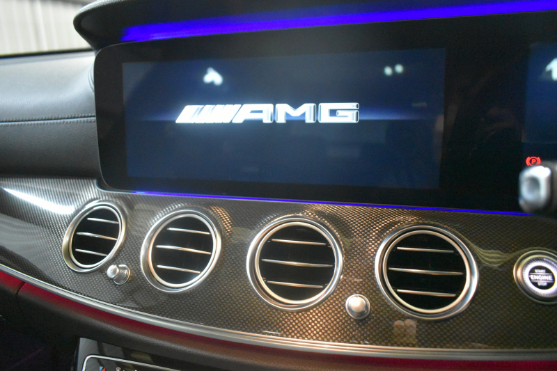 AMG Eクラス E53 4ﾏﾁｯｸ+ ｴｸｽｸﾙｰｼﾌﾞ ﾚｰﾀﾞｰｾｰﾌﾃｨP 3.0ﾘｯﾀｰ/435馬力 MEｺﾈｸﾄ 9速AT 4WD ﾊﾟﾉﾗﾏｻﾝﾙｰﾌ ﾋｰﾀｰｸｰﾗｰ黒革 ﾃﾞｨｽﾄﾛ BSM Lﾁｪﾝｼﾞ AMGｴｱﾛ20AW ｷｰﾚｽGO PTS ﾌﾞﾙﾒｽﾀｰ HUD ﾌｯﾄｹﾞｰﾄ LEDﾍｯﾄﾞﾗｲﾄ 地ﾃﾞｼﾞﾅﾋﾞ 360ｶﾒﾗ 2年保証