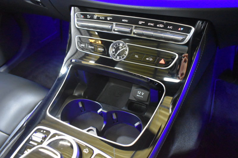 メルセデスベンツ Eクラス E220d AVG ｽﾎﾟｰﾂ ｴｸｽｸﾙｰｼﾌﾞ ﾚｰﾀﾞｰｾｰﾌﾃｨP ﾃﾞｨｰｾﾞﾙ燃費21.0 MEｺﾈｸﾄ ﾊﾟﾉﾗﾏｻﾝﾙｰﾌ 全席ﾋｰﾀｰ黒革 ﾃﾞｨｽﾄﾛ BSM Lﾁｪﾝｼﾞ AMGｴｱﾛ19AW ｷｰﾚｽGO ﾊﾟｰｸﾄﾛ 電動ﾄﾗﾝｸ ﾌﾞﾙﾒｽﾀｰ HUD 地ﾃﾞｼﾞﾅﾋﾞ 360ｶﾒﾗ 2年保証