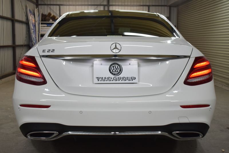 メルセデスベンツ Eクラス E220d AVG ｽﾎﾟｰﾂ ｴｸｽｸﾙｰｼﾌﾞ ﾚｰﾀﾞｰｾｰﾌﾃｨP ﾃﾞｨｰｾﾞﾙ燃費21.0 MEｺﾈｸﾄ ﾊﾟﾉﾗﾏｻﾝﾙｰﾌ 全席ﾋｰﾀｰ黒革 ﾃﾞｨｽﾄﾛ BSM Lﾁｪﾝｼﾞ AMGｴｱﾛ19AW ｷｰﾚｽGO ﾊﾟｰｸﾄﾛ 電動ﾄﾗﾝｸ ﾌﾞﾙﾒｽﾀｰ HUD 地ﾃﾞｼﾞﾅﾋﾞ 360ｶﾒﾗ 2年保証