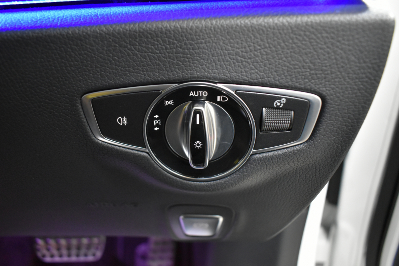 メルセデスベンツ Eクラス E220d AVG ｽﾎﾟｰﾂ ｴｸｽｸﾙｰｼﾌﾞ ﾚｰﾀﾞｰｾｰﾌﾃｨP ﾃﾞｨｰｾﾞﾙ燃費21.0 MEｺﾈｸﾄ ﾊﾟﾉﾗﾏｻﾝﾙｰﾌ 全席ﾋｰﾀｰ黒革 ﾃﾞｨｽﾄﾛ BSM Lﾁｪﾝｼﾞ AMGｴｱﾛ19AW ｷｰﾚｽGO ﾊﾟｰｸﾄﾛ 電動ﾄﾗﾝｸ ﾌﾞﾙﾒｽﾀｰ HUD 地ﾃﾞｼﾞﾅﾋﾞ 360ｶﾒﾗ 2年保証