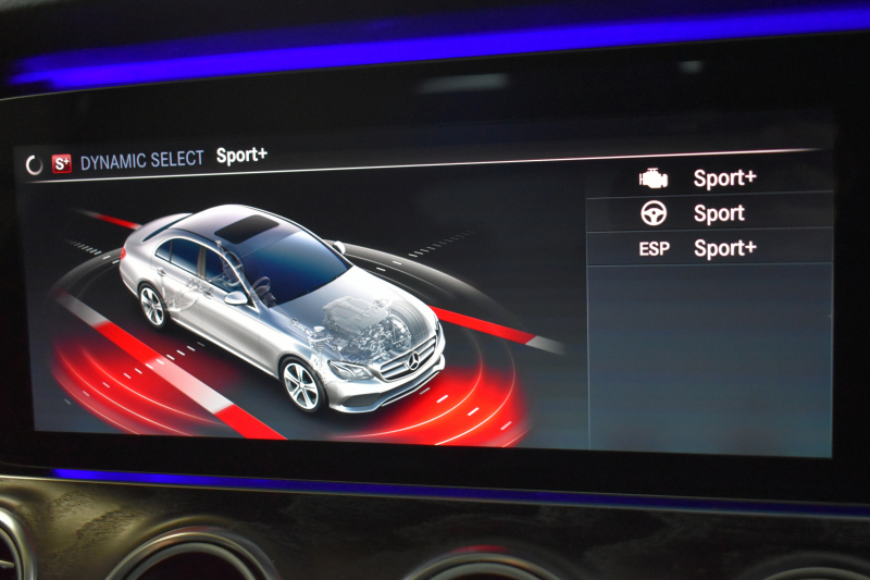 メルセデスベンツ Eクラス E220d AVG ｽﾎﾟｰﾂ ｴｸｽｸﾙｰｼﾌﾞ ﾚｰﾀﾞｰｾｰﾌﾃｨP ﾃﾞｨｰｾﾞﾙ燃費21.0 MEｺﾈｸﾄ ﾊﾟﾉﾗﾏｻﾝﾙｰﾌ 全席ﾋｰﾀｰ黒革 ﾃﾞｨｽﾄﾛ BSM Lﾁｪﾝｼﾞ AMGｴｱﾛ19AW ｷｰﾚｽGO ﾊﾟｰｸﾄﾛ 電動ﾄﾗﾝｸ ﾌﾞﾙﾒｽﾀｰ HUD 地ﾃﾞｼﾞﾅﾋﾞ 360ｶﾒﾗ 2年保証