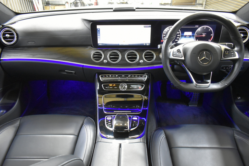 メルセデスベンツ Eクラス E220d AVG ｽﾎﾟｰﾂ ｴｸｽｸﾙｰｼﾌﾞ ﾚｰﾀﾞｰｾｰﾌﾃｨP ﾃﾞｨｰｾﾞﾙ燃費21.0 MEｺﾈｸﾄ ﾊﾟﾉﾗﾏｻﾝﾙｰﾌ 全席ﾋｰﾀｰ黒革 ﾃﾞｨｽﾄﾛ BSM Lﾁｪﾝｼﾞ AMGｴｱﾛ19AW ｷｰﾚｽGO ﾊﾟｰｸﾄﾛ 電動ﾄﾗﾝｸ ﾌﾞﾙﾒｽﾀｰ HUD 地ﾃﾞｼﾞﾅﾋﾞ 360ｶﾒﾗ 2年保証