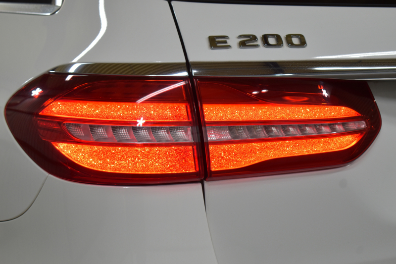 メルセデスベンツ Eクラス E200ﾜｺﾞﾝ AVG ｽﾎﾟｰﾂ 本革仕様 ﾚｰﾀﾞｰSP  9速AT 全席ﾋｰﾀｰ黒革 ﾃﾞｨｽﾄﾛ Bｽﾎﾟｯﾄ Lﾁｪﾝｼﾞ AMGｴｱﾛ19AW ｷｰﾚｽGO PTS ﾌｯﾄｹﾞｰﾄ ﾌﾞﾙﾒｽﾀｰS 地ﾃﾞｼﾞ360ｶﾒﾗ 2年保証