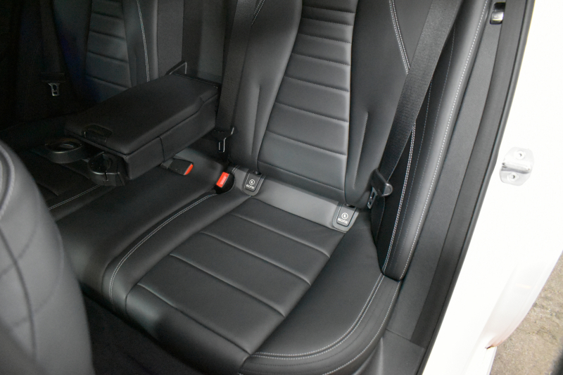 メルセデスベンツ Eクラス E200ﾜｺﾞﾝ AVG ｽﾎﾟｰﾂ 本革仕様 ﾚｰﾀﾞｰSP  9速AT 全席ﾋｰﾀｰ黒革 ﾃﾞｨｽﾄﾛ Bｽﾎﾟｯﾄ Lﾁｪﾝｼﾞ AMGｴｱﾛ19AW ｷｰﾚｽGO PTS ﾌｯﾄｹﾞｰﾄ ﾌﾞﾙﾒｽﾀｰS 地ﾃﾞｼﾞ360ｶﾒﾗ 2年保証