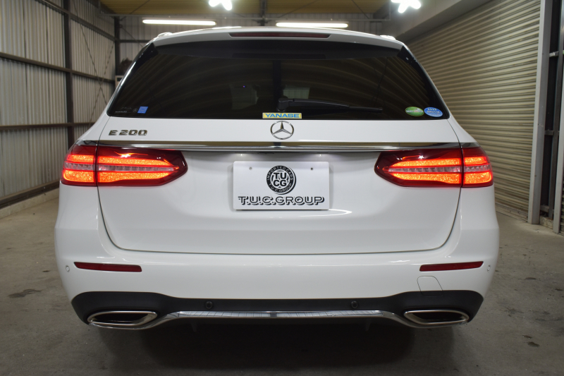 メルセデスベンツ Eクラス E200ﾜｺﾞﾝ AVG ｽﾎﾟｰﾂ 本革仕様 ﾚｰﾀﾞｰSP  9速AT 全席ﾋｰﾀｰ黒革 ﾃﾞｨｽﾄﾛ Bｽﾎﾟｯﾄ Lﾁｪﾝｼﾞ AMGｴｱﾛ19AW ｷｰﾚｽGO PTS ﾌｯﾄｹﾞｰﾄ ﾌﾞﾙﾒｽﾀｰS 地ﾃﾞｼﾞ360ｶﾒﾗ 2年保証