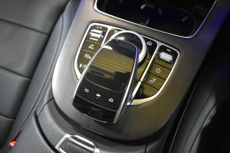 メルセデスベンツ Eクラス E200ﾜｺﾞﾝ AVG ｽﾎﾟｰﾂ 本革仕様 ﾚｰﾀﾞｰSP  9速AT 全席ﾋｰﾀｰ黒革 ﾃﾞｨｽﾄﾛ Bｽﾎﾟｯﾄ Lﾁｪﾝｼﾞ AMGｴｱﾛ19AW ｷｰﾚｽGO PTS ﾌｯﾄｹﾞｰﾄ ﾌﾞﾙﾒｽﾀｰS 地ﾃﾞｼﾞ360ｶﾒﾗ 2年保証