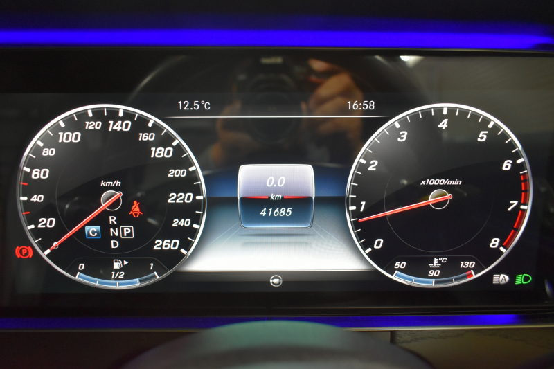 メルセデスベンツ Eクラス E200ﾜｺﾞﾝ AVG ｽﾎﾟｰﾂ 本革仕様 ﾚｰﾀﾞｰSP  9速AT 全席ﾋｰﾀｰ黒革 ﾃﾞｨｽﾄﾛ Bｽﾎﾟｯﾄ Lﾁｪﾝｼﾞ AMGｴｱﾛ19AW ｷｰﾚｽGO PTS ﾌｯﾄｹﾞｰﾄ ﾌﾞﾙﾒｽﾀｰS 地ﾃﾞｼﾞ360ｶﾒﾗ 2年保証