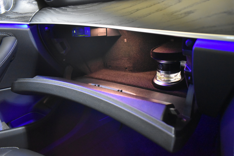 メルセデスベンツ Eクラス E200ﾜｺﾞﾝ AVG ｽﾎﾟｰﾂ 本革仕様 ﾚｰﾀﾞｰSP  9速AT 全席ﾋｰﾀｰ黒革 ﾃﾞｨｽﾄﾛ Bｽﾎﾟｯﾄ Lﾁｪﾝｼﾞ AMGｴｱﾛ19AW ｷｰﾚｽGO PTS ﾌｯﾄｹﾞｰﾄ ﾌﾞﾙﾒｽﾀｰS 地ﾃﾞｼﾞ360ｶﾒﾗ 2年保証