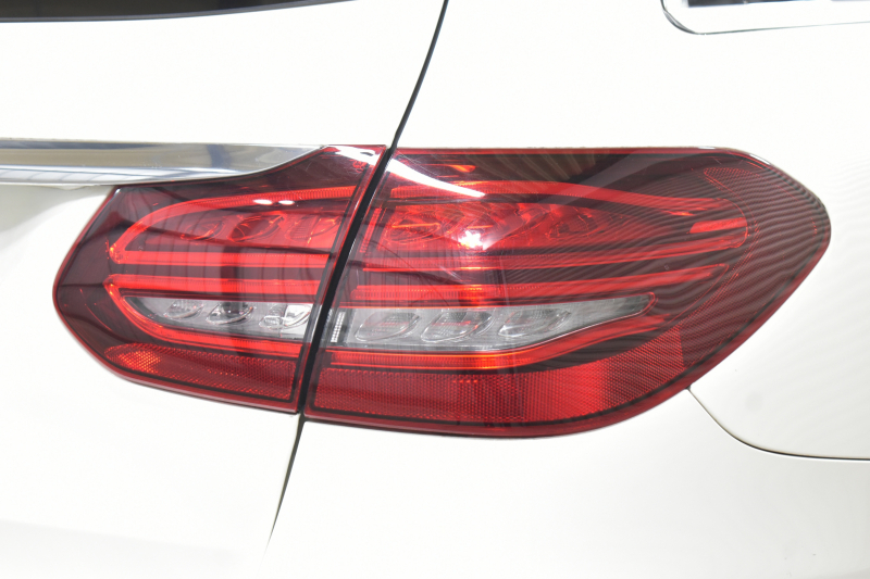 メルセデスベンツ Cクラス C200 ﾛｰﾚｳｽｴﾃﾞｨｼｮﾝ ｽﾎﾟｰﾂ+P ﾚｰﾀﾞｰｾｰﾌﾃｨP 最終特別仕様 MEｺﾈ 9速 BSG搭載 HUD ﾋｰﾀｰ黒革 ﾃﾞｨｽﾄﾛ BSM Lｷｰﾌﾟ AMGｴｱﾛ18AW ｷｰﾚｽGo PTS 液晶ﾒｰﾀｰ LEDﾍｯﾄﾞﾗｲﾄ 地ﾃﾞｼﾞﾅﾋﾞ Bｶﾒﾗ 2年保証