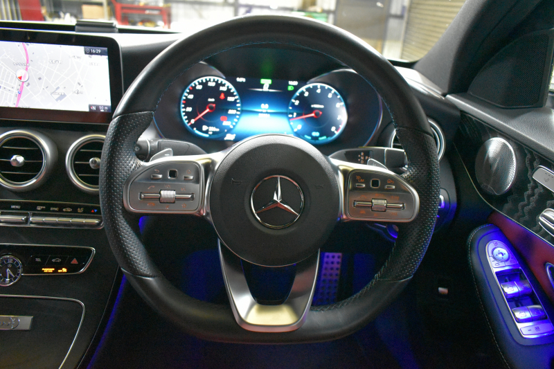 メルセデスベンツ Cクラス C200 ﾛｰﾚｳｽｴﾃﾞｨｼｮﾝ ﾚｻﾞｰｴｸｽｸﾙｰｼﾌﾞ ｽﾎﾟｰﾂ＋P ﾚｰﾀﾞｰｾｰﾌﾃｨP 最終特別仕様 MEｺﾈ BSG搭載 ﾋｰﾀｰｸｰﾗｰ赤革 ﾃﾞｨｽﾄﾛ BSM Lｷｰﾌﾟ AMGｴｱﾛ18AW ﾌﾞﾙﾒS 液晶ﾒｰﾀｰ  ﾌｯﾄﾄﾗﾝｸ HUD 地ﾃﾞｼﾞﾅﾋﾞ 360ｶﾒﾗ 2年保証