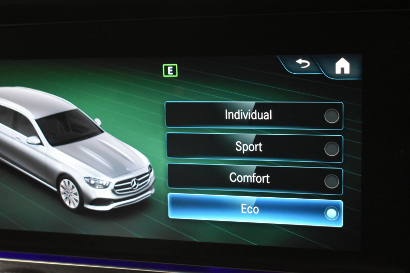 メルセデスベンツ Eクラス E220dﾜｺﾞﾝ ｽﾎﾟｰﾂ ｴｸｽｸﾙｰｼﾌﾞP AMGﾗｲﾝｲﾝﾃﾘｱP ﾚｰﾀﾞｰｾｰﾌﾃｨP 後期型 ﾊﾟﾉﾗﾏｻﾝﾙｰﾌ 全席ﾋｰﾀｰ黒革 ﾌﾞﾙﾒｽﾀｰ HUD ﾃﾞｨｽﾄﾛ BSM Lﾁｪﾝｼﾞ AMGｴｱﾛ19AW MBUXﾅﾋﾞTV 360ｶﾒﾗ ｷｰﾚｽｺﾞｰ  ﾏﾙﾁｶﾗｰｱﾝﾋﾞｴﾝﾄ 2年保証