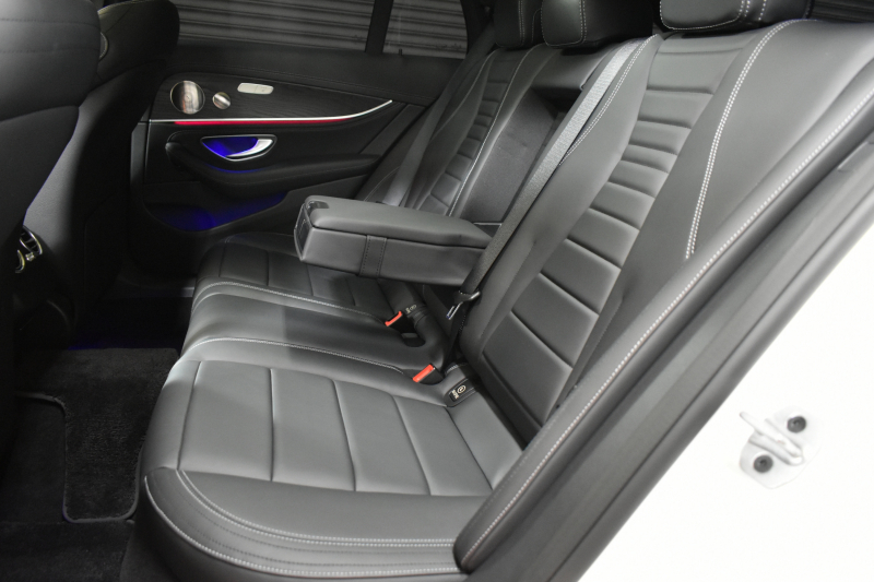 メルセデスベンツ Eクラス E220dﾜｺﾞﾝ ｽﾎﾟｰﾂ ｴｸｽｸﾙｰｼﾌﾞP AMGﾗｲﾝｲﾝﾃﾘｱP ﾚｰﾀﾞｰｾｰﾌﾃｨP 後期型 ﾊﾟﾉﾗﾏｻﾝﾙｰﾌ 全席ﾋｰﾀｰ黒革 ﾌﾞﾙﾒｽﾀｰ HUD ﾃﾞｨｽﾄﾛ BSM Lﾁｪﾝｼﾞ AMGｴｱﾛ19AW MBUXﾅﾋﾞTV 360ｶﾒﾗ ｷｰﾚｽｺﾞｰ  ﾏﾙﾁｶﾗｰｱﾝﾋﾞｴﾝﾄ 2年保証