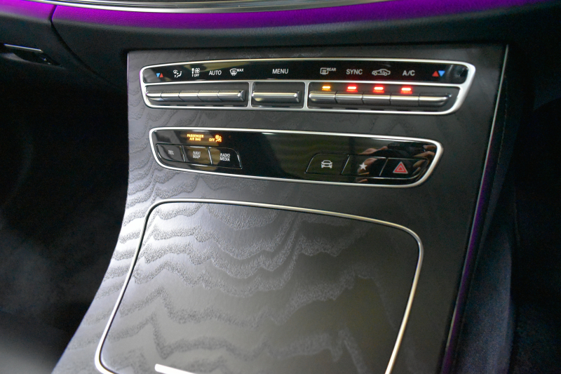 メルセデスベンツ Eクラス E220dﾜｺﾞﾝ ｽﾎﾟｰﾂ ｴｸｽｸﾙｰｼﾌﾞP AMGﾗｲﾝｲﾝﾃﾘｱP ﾚｰﾀﾞｰｾｰﾌﾃｨP 後期型 ﾊﾟﾉﾗﾏｻﾝﾙｰﾌ 全席ﾋｰﾀｰ黒革 ﾌﾞﾙﾒｽﾀｰ HUD ﾃﾞｨｽﾄﾛ BSM Lﾁｪﾝｼﾞ AMGｴｱﾛ19AW MBUXﾅﾋﾞTV 360ｶﾒﾗ ｷｰﾚｽｺﾞｰ  ﾏﾙﾁｶﾗｰｱﾝﾋﾞｴﾝﾄ 2年保証