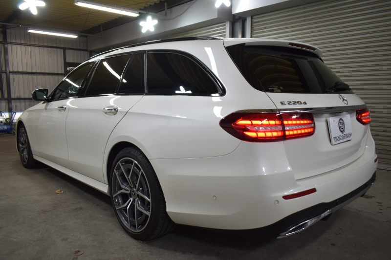 メルセデスベンツ Eクラス E220dﾜｺﾞﾝ ｽﾎﾟｰﾂ ｴｸｽｸﾙｰｼﾌﾞP AMGﾗｲﾝｲﾝﾃﾘｱP ﾚｰﾀﾞｰｾｰﾌﾃｨP 後期型 ﾊﾟﾉﾗﾏｻﾝﾙｰﾌ 全席ﾋｰﾀｰ黒革 ﾌﾞﾙﾒｽﾀｰ HUD ﾃﾞｨｽﾄﾛ BSM Lﾁｪﾝｼﾞ AMGｴｱﾛ19AW MBUXﾅﾋﾞTV 360ｶﾒﾗ ｷｰﾚｽｺﾞｰ  ﾏﾙﾁｶﾗｰｱﾝﾋﾞｴﾝﾄ 2年保証