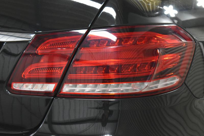 メルセデスベンツ Eクラス メルセデスベンツ Eクラス E250 AVG AMGｽﾎﾟｰﾂ ﾚｰﾀﾞｰｾｰﾌﾃｨP 後期 全席ﾋｰﾀｰ黒革 ﾃﾞｨｽﾄﾛ ﾌﾞﾗｲﾝﾄﾞｽﾎﾟｯﾄ Lｷｰﾌﾟ ｷｰﾚｽGo AMGｴｱﾛ18AW ﾊﾟｰｸﾄﾛ LEDﾍｯﾄﾞ 駐車支援 地ﾃﾞｼﾞﾅﾋﾞ ﾊﾞｯｸｶﾒﾗ 2年保証