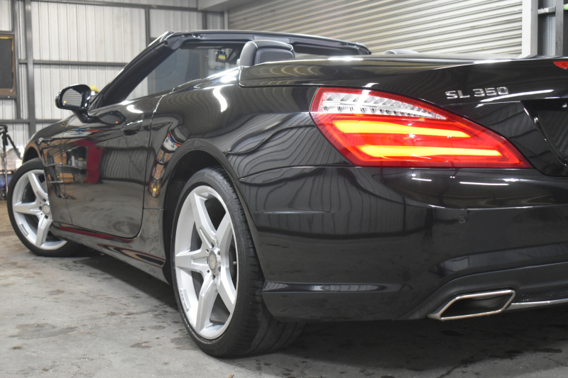 メルセデスベンツ SLクラス SL350 ﾚｰﾀﾞｰｾｰﾌﾃｨP 3.5ﾘｯﾀｰV6 306馬力 ﾏｼﾞｯｸｽｶｲﾙｰﾌ ｴｱｽｶｰﾌ ﾋｰﾀｰ黒革 ﾃﾞｨｽﾄﾛ BSM Lｷｰﾌﾟ AMGｴｱﾛ19AW ｷｰﾚｽGO PTS ﾌｯﾄﾄﾗﾝｸ 地ﾃﾞｼﾞﾅﾋﾞBｶﾒﾗ 2年保証