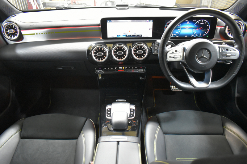 メルセデスベンツ Aクラス A180 Edition1 ﾚｰﾀﾞｰSP 限定150台 MEｺﾈｸﾄ MBUXｼｽﾃﾑ Edition1専用内装 ﾃﾞｨｽﾄﾛﾆｯｸﾌﾟﾗｽ ﾌﾞﾗｲﾝﾄﾞｽﾎﾟｯﾄ ﾚｰﾝﾁｪﾝｼﾞ AMGｴｱﾛ19AW ﾏﾙﾁLED ｷｰGO PTS HUD 10.25ｲﾝﾁｺｯｸﾋﾟｯﾄﾃﾞｨｽﾌﾟﾚｲ 360ｶﾒﾗ 2年保証