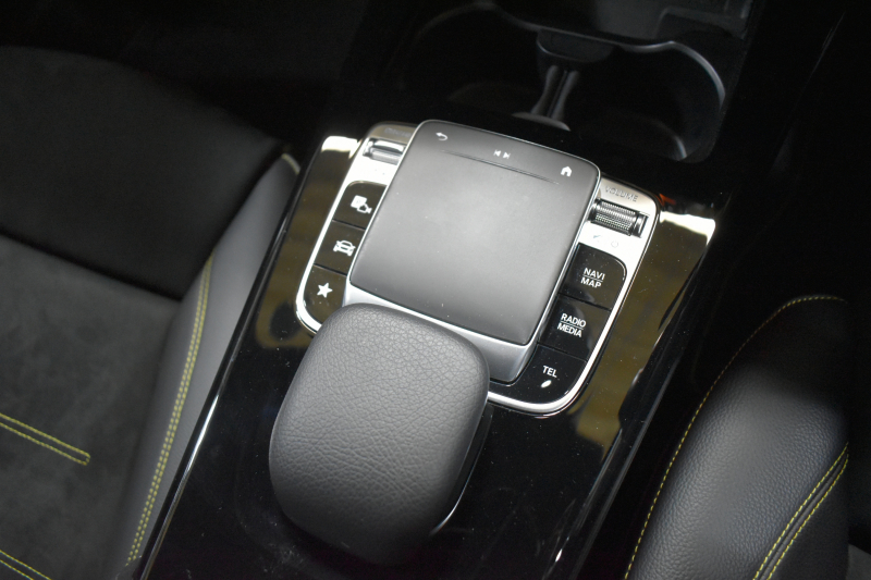 メルセデスベンツ Aクラス A180 Edition1 ﾚｰﾀﾞｰSP 限定150台 MEｺﾈｸﾄ MBUXｼｽﾃﾑ Edition1専用内装 ﾃﾞｨｽﾄﾛﾆｯｸﾌﾟﾗｽ ﾌﾞﾗｲﾝﾄﾞｽﾎﾟｯﾄ ﾚｰﾝﾁｪﾝｼﾞ AMGｴｱﾛ19AW ﾏﾙﾁLED ｷｰGO PTS HUD 10.25ｲﾝﾁｺｯｸﾋﾟｯﾄﾃﾞｨｽﾌﾟﾚｲ 360ｶﾒﾗ 2年保証