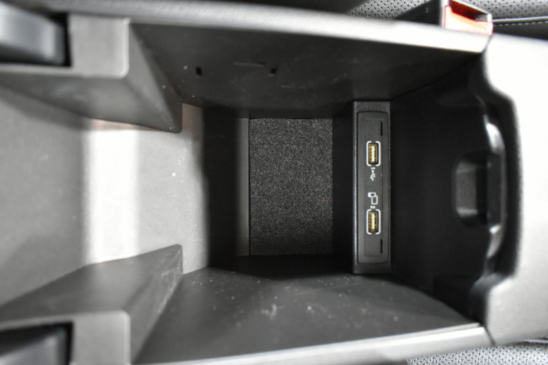 メルセデスベンツ GLA GLA220 4M ﾚｻﾞｰEXC ﾚｰﾀﾞｰSP  後期型 184馬力 4WD 1ｵｰﾅｰ ﾊﾟﾉﾗﾏｻﾝﾙｰﾌ ﾋｰﾀｰ黒革 ﾃﾞｨｽﾄﾛ Bｽﾎﾟｯﾄ 専用18AW&ﾊﾞﾝﾊﾟｰ 駐車支援 ｷｰGO ﾊｰﾏﾝK PTS ﾌｯﾄｹﾞｰﾄ 地ﾃﾞｼﾞBｶﾒﾗ 2年保証