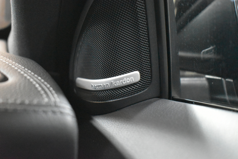 メルセデスベンツ GLA GLA220 4M ﾚｻﾞｰEXC ﾚｰﾀﾞｰSP  後期型 184馬力 4WD 1ｵｰﾅｰ ﾊﾟﾉﾗﾏｻﾝﾙｰﾌ ﾋｰﾀｰ黒革 ﾃﾞｨｽﾄﾛ Bｽﾎﾟｯﾄ 専用18AW&ﾊﾞﾝﾊﾟｰ 駐車支援 ｷｰGO ﾊｰﾏﾝK PTS ﾌｯﾄｹﾞｰﾄ 地ﾃﾞｼﾞBｶﾒﾗ 2年保証