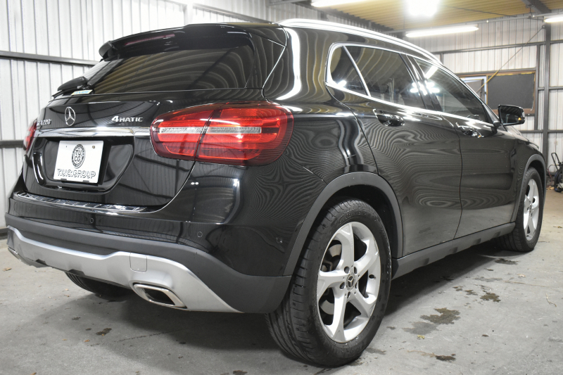 メルセデスベンツ GLA GLA220 4M ﾚｻﾞｰEXC ﾚｰﾀﾞｰSP  後期型 184馬力 4WD 1ｵｰﾅｰ ﾊﾟﾉﾗﾏｻﾝﾙｰﾌ ﾋｰﾀｰ黒革 ﾃﾞｨｽﾄﾛ Bｽﾎﾟｯﾄ 専用18AW&ﾊﾞﾝﾊﾟｰ 駐車支援 ｷｰGO ﾊｰﾏﾝK PTS ﾌｯﾄｹﾞｰﾄ 地ﾃﾞｼﾞBｶﾒﾗ 2年保証