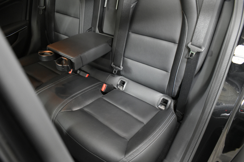 メルセデスベンツ GLA GLA220 4M ﾚｻﾞｰEXC ﾚｰﾀﾞｰSP  後期型 184馬力 4WD 1ｵｰﾅｰ ﾊﾟﾉﾗﾏｻﾝﾙｰﾌ ﾋｰﾀｰ黒革 ﾃﾞｨｽﾄﾛ Bｽﾎﾟｯﾄ 専用18AW&ﾊﾞﾝﾊﾟｰ 駐車支援 ｷｰGO ﾊｰﾏﾝK PTS ﾌｯﾄｹﾞｰﾄ 地ﾃﾞｼﾞBｶﾒﾗ 2年保証