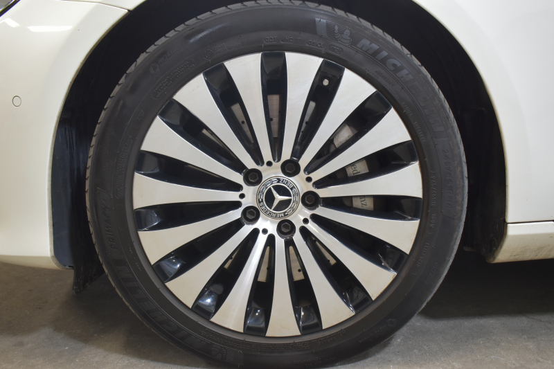 メルセデスベンツ Eクラス E400 4ﾏﾁｯｸ EXCLUSIVE ﾚｰﾀﾞｰｾｰﾌﾃｨP 333馬力V6 4WD ﾋｰﾀｰ黒革 HUD ﾃﾞｨｽﾄﾛ BSM Lﾁｪﾝｼﾞ 専用18AW ｷｰﾚｽGO PTS ﾌｯﾄﾄﾗﾝｸ 地ﾃﾞｼﾞﾅﾋﾞ 360ｶﾒﾗ ﾏﾙﾁｱﾝﾋﾞｴﾝﾄﾗｲﾄ 2年保証