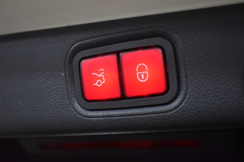 メルセデスベンツ Eクラス E400 4ﾏﾁｯｸ EXCLUSIVE ﾚｰﾀﾞｰｾｰﾌﾃｨP 333馬力V6 4WD ﾋｰﾀｰ黒革 HUD ﾃﾞｨｽﾄﾛ BSM Lﾁｪﾝｼﾞ 専用18AW ｷｰﾚｽGO PTS ﾌｯﾄﾄﾗﾝｸ 地ﾃﾞｼﾞﾅﾋﾞ 360ｶﾒﾗ ﾏﾙﾁｱﾝﾋﾞｴﾝﾄﾗｲﾄ 2年保証