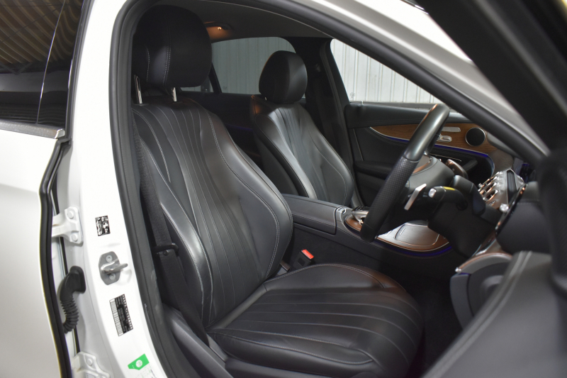 メルセデスベンツ Eクラス E400 4ﾏﾁｯｸ EXCLUSIVE ﾚｰﾀﾞｰｾｰﾌﾃｨP 333馬力V6 4WD ﾋｰﾀｰ黒革 HUD ﾃﾞｨｽﾄﾛ BSM Lﾁｪﾝｼﾞ 専用18AW ｷｰﾚｽGO PTS ﾌｯﾄﾄﾗﾝｸ 地ﾃﾞｼﾞﾅﾋﾞ 360ｶﾒﾗ ﾏﾙﾁｱﾝﾋﾞｴﾝﾄﾗｲﾄ 2年保証
