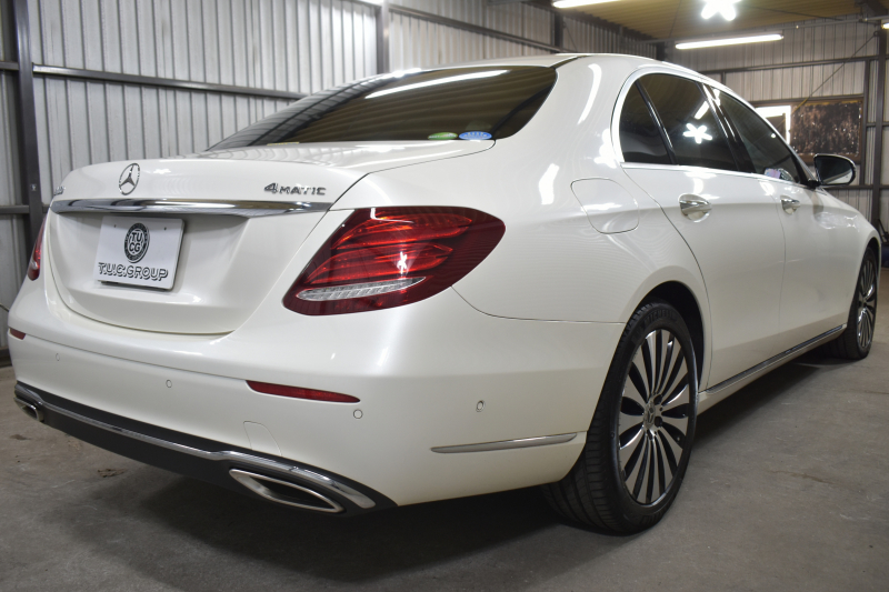 メルセデスベンツ Eクラス E400 4ﾏﾁｯｸ EXCLUSIVE ﾚｰﾀﾞｰｾｰﾌﾃｨP 333馬力V6 4WD ﾋｰﾀｰ黒革 HUD ﾃﾞｨｽﾄﾛ BSM Lﾁｪﾝｼﾞ 専用18AW ｷｰﾚｽGO PTS ﾌｯﾄﾄﾗﾝｸ 地ﾃﾞｼﾞﾅﾋﾞ 360ｶﾒﾗ ﾏﾙﾁｱﾝﾋﾞｴﾝﾄﾗｲﾄ 2年保証